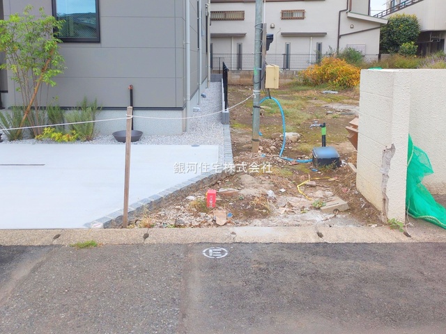 G00384250 東京都世田谷区上馬５丁目 新築一戸建て 1億4990万円 土地面積110.01m² (約33.27坪) 建物面積110.24m² (約33.34坪) 間取り３ＳＬＤＫ 築年月2025年09月(築１年以内)【外観18】