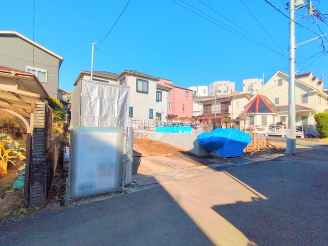 G00384251 神奈川県小田原市荻窪 新築一戸建て 3980万円 土地面積149.99m² (約45.37坪) 建物面積101.85m² (約30.80坪) 間取り４ＬＤＫ 築年月2026年01月【外観2】
