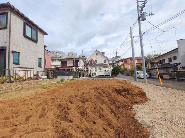 G00384251 神奈川県小田原市荻窪 新築一戸建て 3980万円 土地面積149.99m² (約45.37坪) 建物面積101.85m² (約30.80坪) 間取り４ＬＤＫ 築年月2026年01月【外観11】