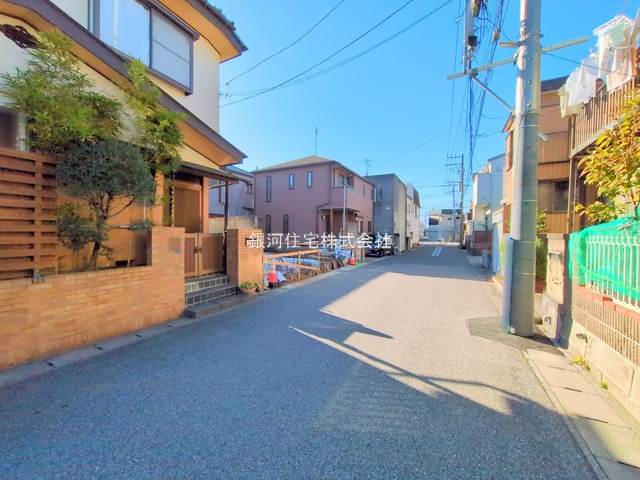 G00384269 千葉県千葉市稲毛区小仲台９丁目 新築一戸建て 4890万円 土地面積90.78m² (約27.46坪) 建物面積100.23m² (約30.31坪) 間取り４ＬＤＫ 築年月2026年02月【外観3】