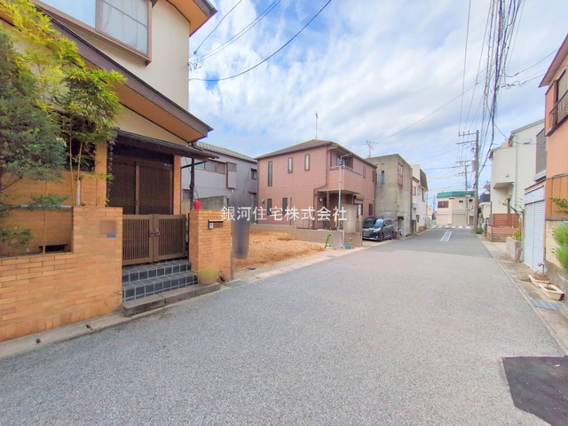 G00384269 千葉県千葉市稲毛区小仲台９丁目 新築一戸建て 4890万円 土地面積90.78m² (約27.46坪) 建物面積100.23m² (約30.31坪) 間取り４ＬＤＫ 築年月2026年02月【外観9】