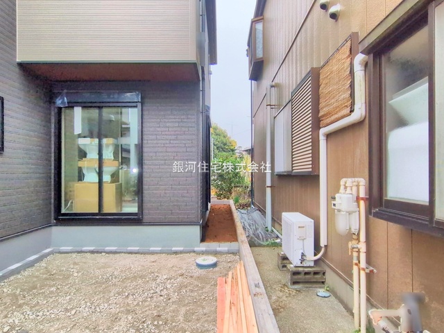 G00384270 千葉県松戸市千駄堀 新築一戸建て 4290万円 土地面積106.85m² (約32.32坪) 建物面積104.48m² (約31.60坪) 間取り４ＬＤＫ 築年月2025年12月【外観6】