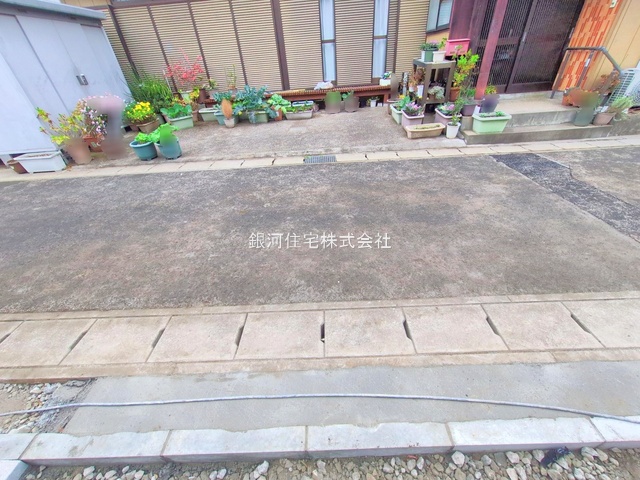 G00384271 千葉県松戸市千駄堀 新築一戸建て 4390万円 土地面積108.68m² (約32.87坪) 建物面積105.30m² (約31.85坪) 間取り４ＬＤＫ 築年月2025年12月【外観11】