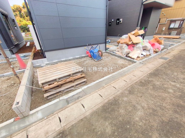 G00384271 千葉県松戸市千駄堀 新築一戸建て 4390万円 土地面積108.68m² (約32.87坪) 建物面積105.30m² (約31.85坪) 間取り４ＬＤＫ 築年月2025年12月【外観14】