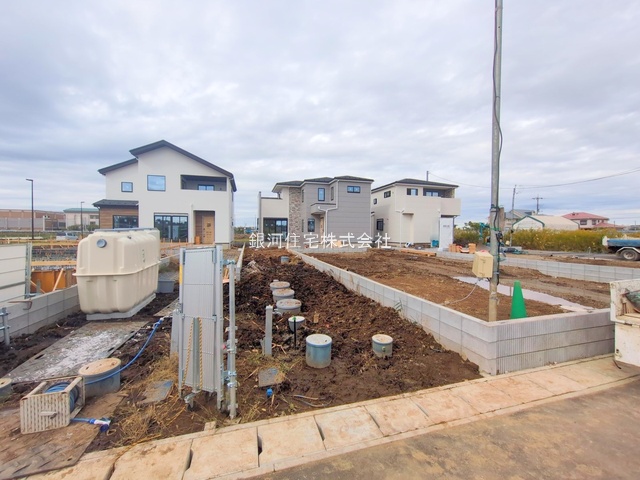 G00384274 千葉県市川市北方町４丁目 新築一戸建て 5499万円 土地面積198.76m² (約60.12坪) 建物面積104.57m² (約31.63坪) 間取り４ＬＤＫ 築年月2025年11月(築１年以内)【外観2】