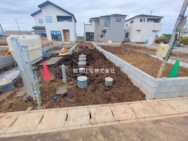 G00384274 千葉県市川市北方町４丁目 新築一戸建て 5499万円 土地面積198.76m² (約60.12坪) 建物面積104.57m² (約31.63坪) 間取り４ＬＤＫ 築年月2025年11月(築１年以内)【外観7】