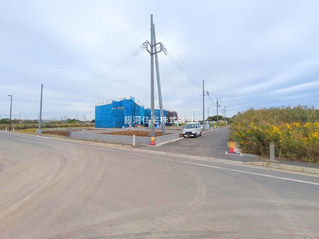 G00384274 千葉県市川市北方町４丁目 新築一戸建て 5499万円 土地面積198.76m² (約60.12坪) 建物面積104.57m² (約31.63坪) 間取り４ＬＤＫ 築年月2025年11月(築１年以内)【外観18】