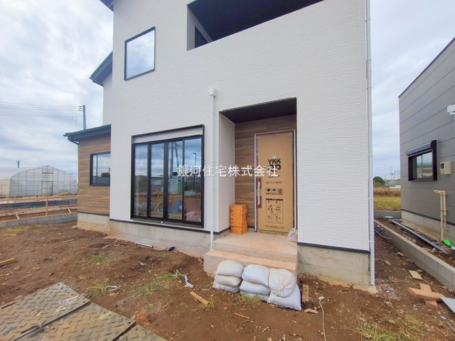 G00384275 千葉県市川市北方町４丁目 新築一戸建て 5399万円 土地面積198.86m² (約60.15坪) 建物面積109.06m² (約32.99坪) 間取り４ＬＤＫ 築年月2025年11月(築１年以内)【外観9】