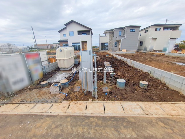 G00384275 千葉県市川市北方町４丁目 新築一戸建て 5399万円 土地面積198.86m² (約60.15坪) 建物面積109.06m² (約32.99坪) 間取り４ＬＤＫ 築年月2025年11月(築１年以内)【外観10】