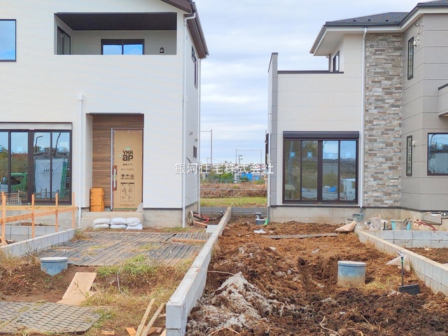 G00384275 千葉県市川市北方町４丁目 新築一戸建て 5399万円 土地面積198.86m² (約60.15坪) 建物面積109.06m² (約32.99坪) 間取り４ＬＤＫ 築年月2025年11月(築１年以内)【外観12】