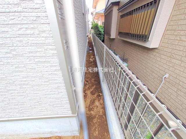 G00384280 埼玉県上尾市大字久保 新築一戸建て 3490万円 土地面積146.77m² (約44.39坪) 建物面積99.36m² (約30.05坪) 間取り４ＬＤＫ 築年月2025年12月【外観6】