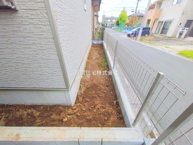 G00384280 埼玉県上尾市大字久保 新築一戸建て 3490万円 土地面積146.77m² (約44.39坪) 建物面積99.36m² (約30.05坪) 間取り４ＬＤＫ 築年月2025年12月【外観8】