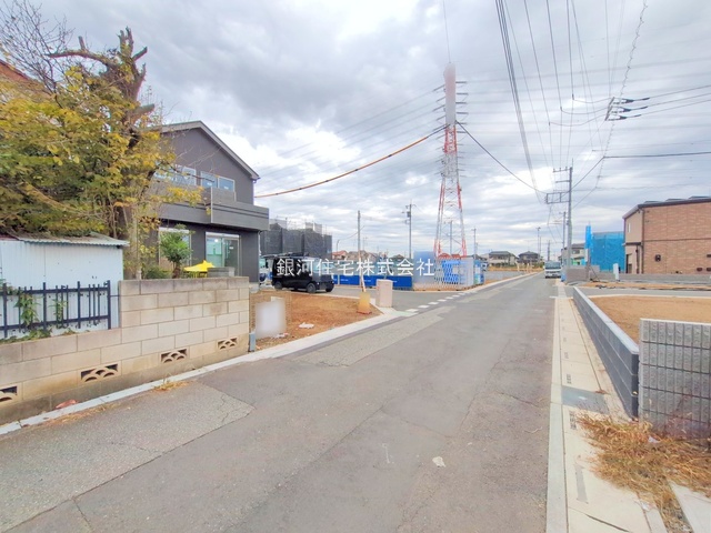 G00384281 埼玉県上尾市大字久保 新築一戸建て 3690万円 土地面積131.70m² (約39.83坪) 建物面積97.71m² (約29.55坪) 間取り４ＬＤＫ 築年月2025年12月【外観6】