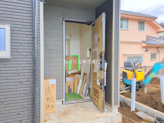 G00384281 埼玉県上尾市大字久保 新築一戸建て 3690万円 土地面積131.70m² (約39.83坪) 建物面積97.71m² (約29.55坪) 間取り４ＬＤＫ 築年月2025年12月【外観8】