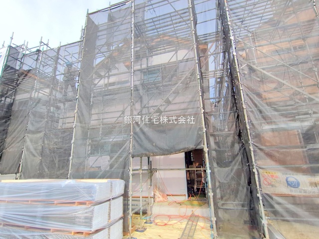 G00384284 埼玉県上尾市大字久保 新築一戸建て 3690万円 土地面積140.02m² (約42.35坪) 建物面積97.50m² (約29.49坪) 間取り４ＬＤＫ 築年月2025年12月【外観4】