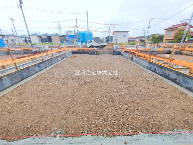 G00384284 埼玉県上尾市大字久保 新築一戸建て 3690万円 土地面積140.02m² (約42.35坪) 建物面積97.50m² (約29.49坪) 間取り４ＬＤＫ 築年月2025年12月【外観13】