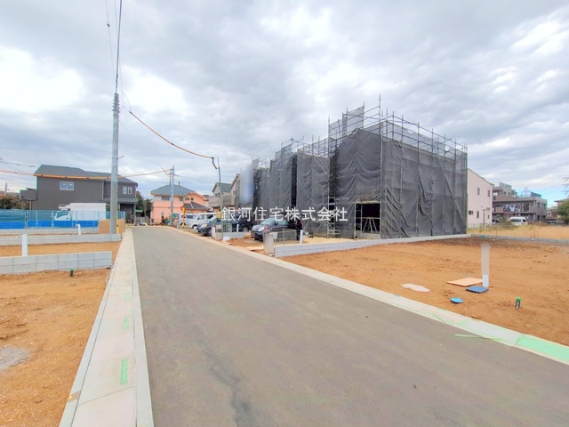 G00384285 埼玉県上尾市大字久保 新築一戸建て 3690万円 土地面積140.03m² (約42.35坪) 建物面積98.74m² (約29.86坪) 間取り４ＬＤＫ 築年月2025年12月【外観3】