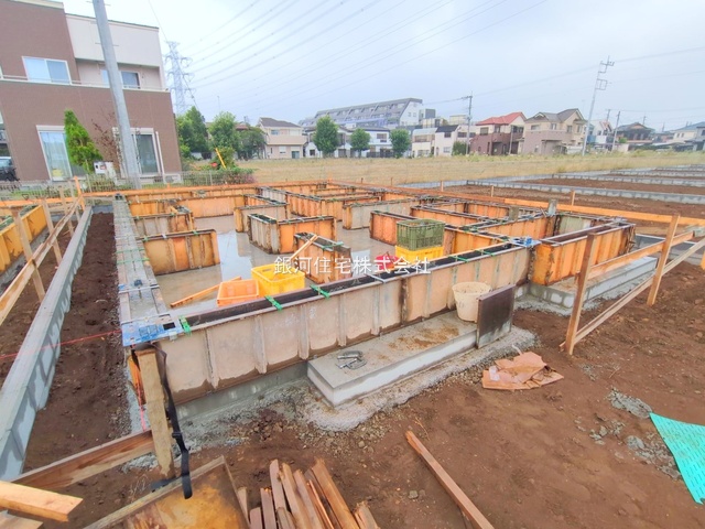 G00384285 埼玉県上尾市大字久保 新築一戸建て 3690万円 土地面積140.03m² (約42.35坪) 建物面積98.74m² (約29.86坪) 間取り４ＬＤＫ 築年月2025年12月【外観7】