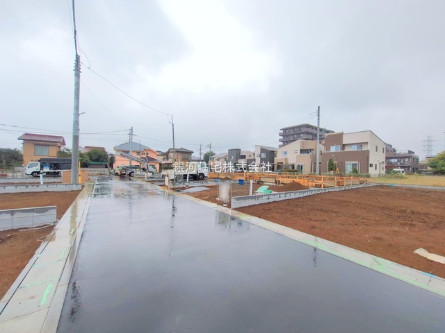 G00384285 埼玉県上尾市大字久保 新築一戸建て 3690万円 土地面積140.03m² (約42.35坪) 建物面積98.74m² (約29.86坪) 間取り４ＬＤＫ 築年月2025年12月【外観9】