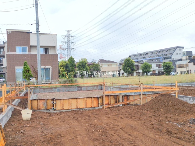 G00384285 埼玉県上尾市大字久保 新築一戸建て 3690万円 土地面積140.03m² (約42.35坪) 建物面積98.74m² (約29.86坪) 間取り４ＬＤＫ 築年月2025年12月【外観10】