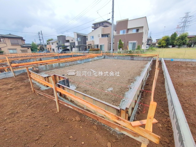 G00384285 埼玉県上尾市大字久保 新築一戸建て 3690万円 土地面積140.03m² (約42.35坪) 建物面積98.74m² (約29.86坪) 間取り４ＬＤＫ 築年月2025年12月【外観14】