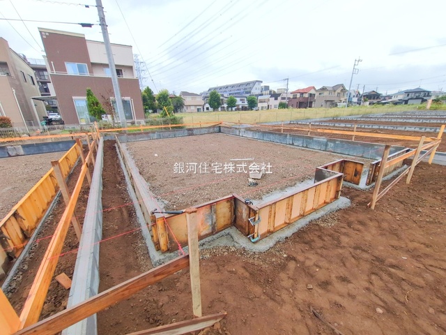G00384285 埼玉県上尾市大字久保 新築一戸建て 3690万円 土地面積140.03m² (約42.35坪) 建物面積98.74m² (約29.86坪) 間取り４ＬＤＫ 築年月2025年12月【外観16】