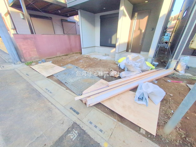 G00384286 埼玉県上尾市二ツ宮 新築一戸建て 3190万円 土地面積82.87m² (約25.06坪) 建物面積88.60m² (約26.80坪) 間取り４ＬＤＫ 築年月2025年12月【外観7】