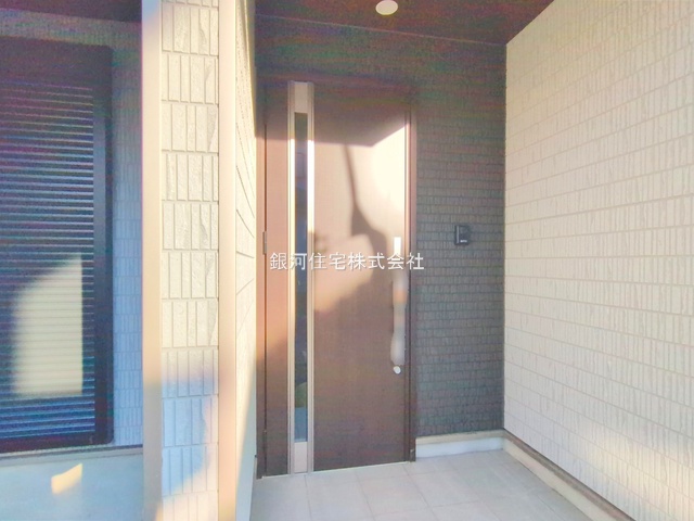 G00384286 埼玉県上尾市二ツ宮 新築一戸建て 3190万円 土地面積82.87m² (約25.06坪) 建物面積88.60m² (約26.80坪) 間取り４ＬＤＫ 築年月2025年12月【外観14】