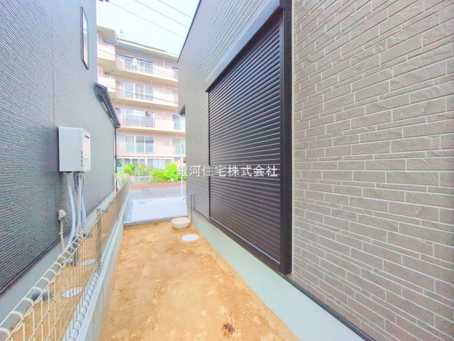 G00384336 千葉県流山市平和台３丁目 新築一戸建て 4680万円 土地面積102.40m² (約30.97坪) 建物面積96.47m² (約29.18坪) 間取り４ＬＤＫ 築年月2025年09月(築１年以内)【外観13】