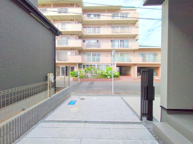 G00384336 千葉県流山市平和台３丁目 新築一戸建て 4680万円 土地面積102.40m² (約30.97坪) 建物面積96.47m² (約29.18坪) 間取り４ＬＤＫ 築年月2025年09月(築１年以内)【外観15】