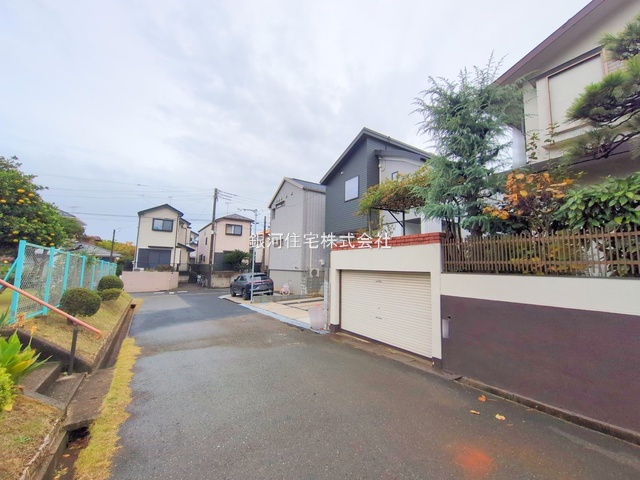 G00384341 千葉県八千代市八千代台南２丁目 新築一戸建て 4690万円 土地面積123.97m² (約37.50坪) 建物面積102.29m² (約30.94坪) 間取り４ＬＤＫ 築年月2025年06月(築１年以内)【外観3】