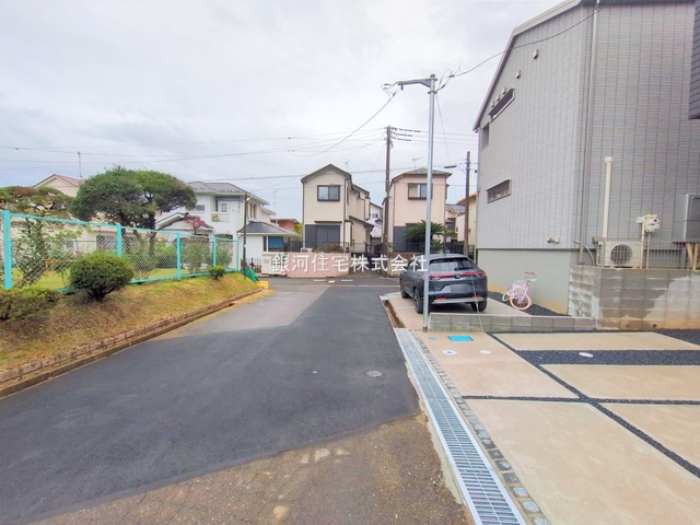 G00384341 千葉県八千代市八千代台南２丁目 新築一戸建て 4690万円 土地面積123.97m² (約37.50坪) 建物面積102.29m² (約30.94坪) 間取り４ＬＤＫ 築年月2025年06月(築１年以内)【外観5】