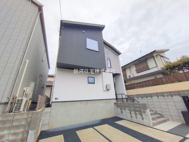 G00384341 千葉県八千代市八千代台南２丁目 新築一戸建て 4690万円 土地面積123.97m² (約37.50坪) 建物面積102.29m² (約30.94坪) 間取り４ＬＤＫ 築年月2025年06月(築１年以内)【外観15】