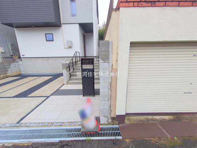 G00384341 千葉県八千代市八千代台南２丁目 新築一戸建て 4690万円 土地面積123.97m² (約37.50坪) 建物面積102.29m² (約30.94坪) 間取り４ＬＤＫ 築年月2025年06月(築１年以内)【外観16】