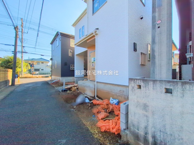 G00384345 千葉県千葉市花見川区浪花町 新築一戸建て 4590万円 土地面積90.39m² (約27.34坪) 建物面積97.73m² (約29.56坪) 間取り４ＬＤＫ 築年月2026年01月【外観5】