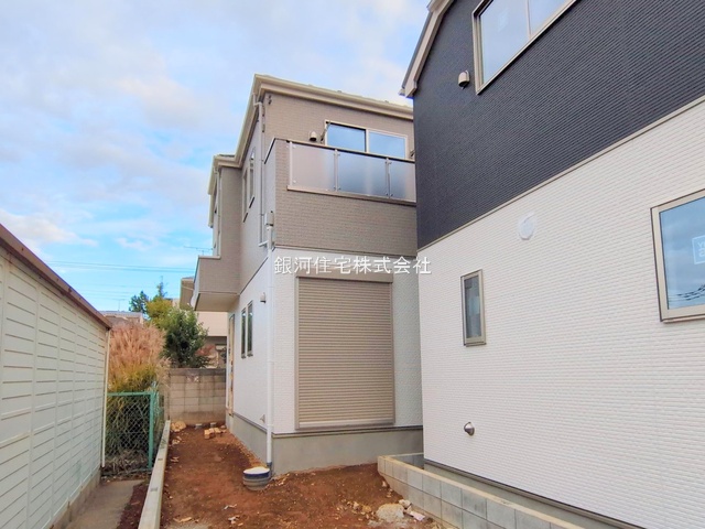 G00384357 千葉県船橋市習志野台５丁目 新築一戸建て 4799万円 土地面積128.06m² (約38.73坪) 建物面積108.88m² (約32.93坪) 間取り４ＬＤＫ 築年月2025年11月(築１年以内)【外観4】