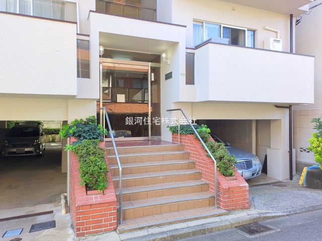 G00384362 東京都文京区本駒込４丁目 中古マンション 3999万円 専有面積58.53m² (約17.70坪) 間取り２ＬＤＫ 所在階4階 築年月1974年11月(築51年)【外観3】