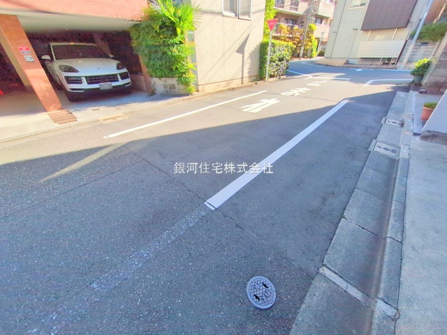 G00384362 東京都文京区本駒込４丁目 中古マンション 3999万円 専有面積58.53m² (約17.70坪) 間取り２ＬＤＫ 所在階4階 築年月1974年11月(築51年)【外観8】