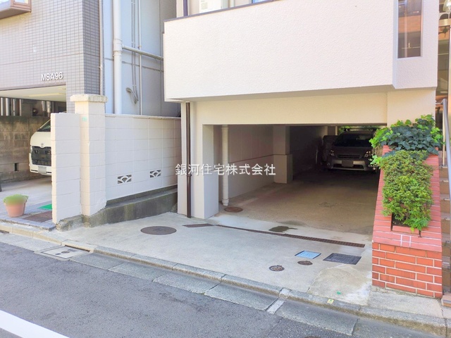 G00384362 東京都文京区本駒込４丁目 中古マンション 3999万円 専有面積58.53m² (約17.70坪) 間取り２ＬＤＫ 所在階4階 築年月1974年11月(築51年)【外観9】