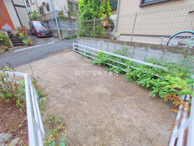 G00384510 東京都八王子市加住町２丁目 中古一戸建て 1869万円 土地面積134.21m² (約40.59坪) 建物面積88.33m² (約26.71坪) 間取り４ＬＤＫ 築年月1988年11月(築37年)【外観9】