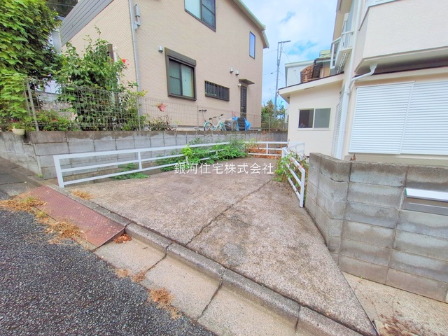 G00384510 東京都八王子市加住町２丁目 中古一戸建て 1869万円 土地面積134.21m² (約40.59坪) 建物面積88.33m² (約26.71坪) 間取り４ＬＤＫ 築年月1988年11月(築37年)【外観10】