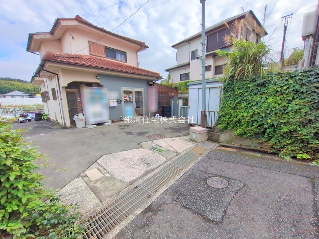 G00384510 東京都八王子市加住町２丁目 中古一戸建て 1869万円 土地面積134.21m² (約40.59坪) 建物面積88.33m² (約26.71坪) 間取り４ＬＤＫ 築年月1988年11月(築37年)【外観15】