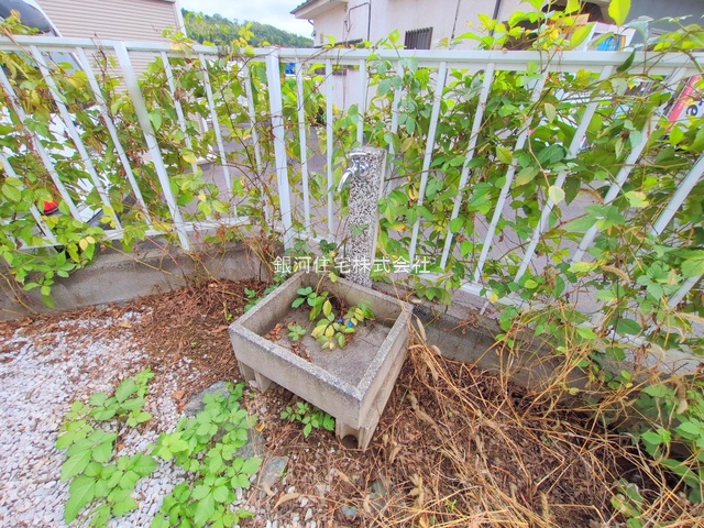 G00384510 東京都八王子市加住町２丁目 中古一戸建て 1869万円 土地面積134.21m² (約40.59坪) 建物面積88.33m² (約26.71坪) 間取り４ＬＤＫ 築年月1988年11月(築37年)【外観18】