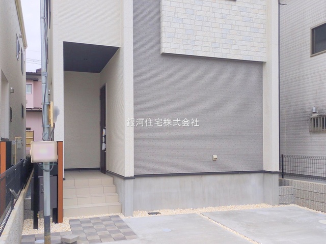 G00384896 千葉県船橋市習志野台６丁目 新築一戸建て 5290万円 土地面積132.35m² (約40.03坪) 建物面積103.65m² (約31.35坪) 間取り３ＬＤＫ 築年月2025年11月(築１年以内)【外観5】