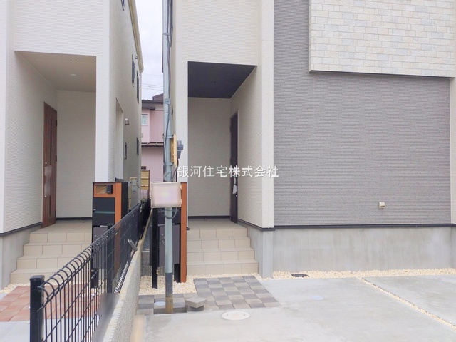 G00384896 千葉県船橋市習志野台６丁目 新築一戸建て 5290万円 土地面積132.35m² (約40.03坪) 建物面積103.65m² (約31.35坪) 間取り３ＬＤＫ 築年月2025年11月(築１年以内)【外観6】