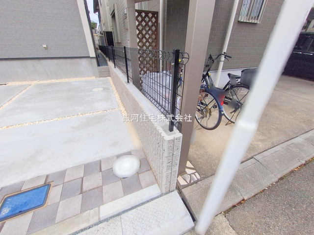 G00384896 千葉県船橋市習志野台６丁目 新築一戸建て 5290万円 土地面積132.35m² (約40.03坪) 建物面積103.65m² (約31.35坪) 間取り３ＬＤＫ 築年月2025年11月(築１年以内)【外観12】