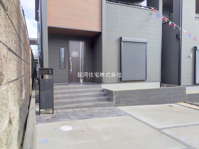 G00385215 千葉県船橋市習志野台２丁目 新築一戸建て 5590万円 土地面積125.61m² (約37.99坪) 建物面積106.40m² (約32.18坪) 間取り４ＬＤＫ 築年月2025年10月(築１年以内)【外観9】