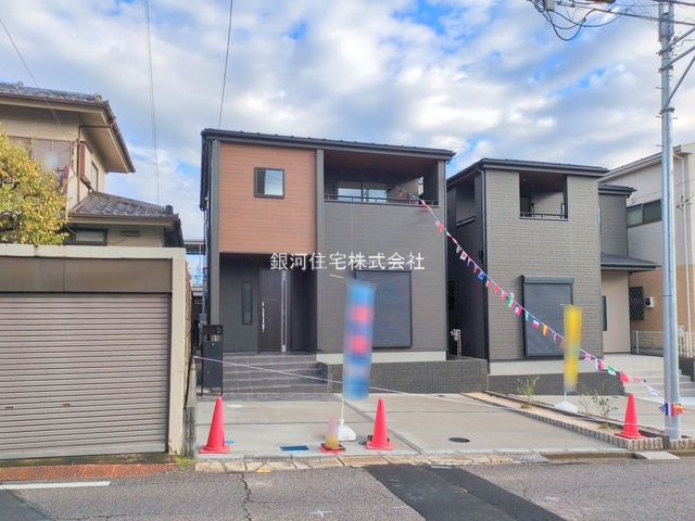 G00385215 千葉県船橋市習志野台２丁目 新築一戸建て 5590万円 土地面積125.61m² (約37.99坪) 建物面積106.40m² (約32.18坪) 間取り４ＬＤＫ 築年月2025年10月(築１年以内)【外観14】