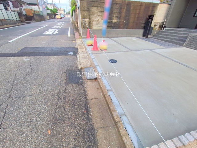 G00385215 千葉県船橋市習志野台２丁目 新築一戸建て 5590万円 土地面積125.61m² (約37.99坪) 建物面積106.40m² (約32.18坪) 間取り４ＬＤＫ 築年月2025年10月(築１年以内)【外観16】