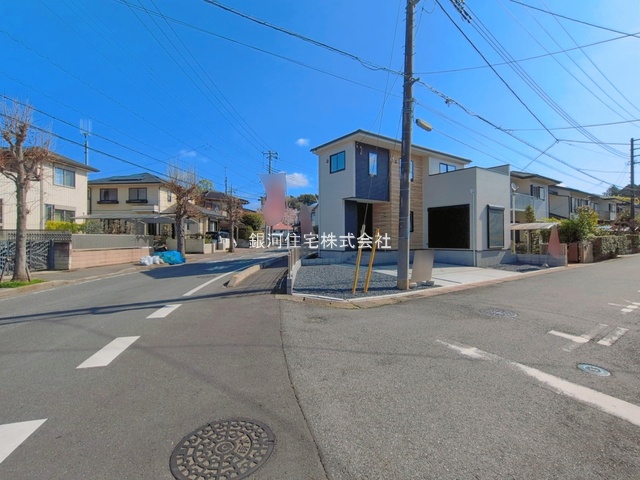 G00385330 千葉県我孫子市つくし野５丁目 新築一戸建て 4288万円 土地面積176.34m² (約53.34坪) 建物面積106.53m² (約32.22坪) 間取り４ＬＤＫ 築年月2026年01月(築１年以内)【外観3】